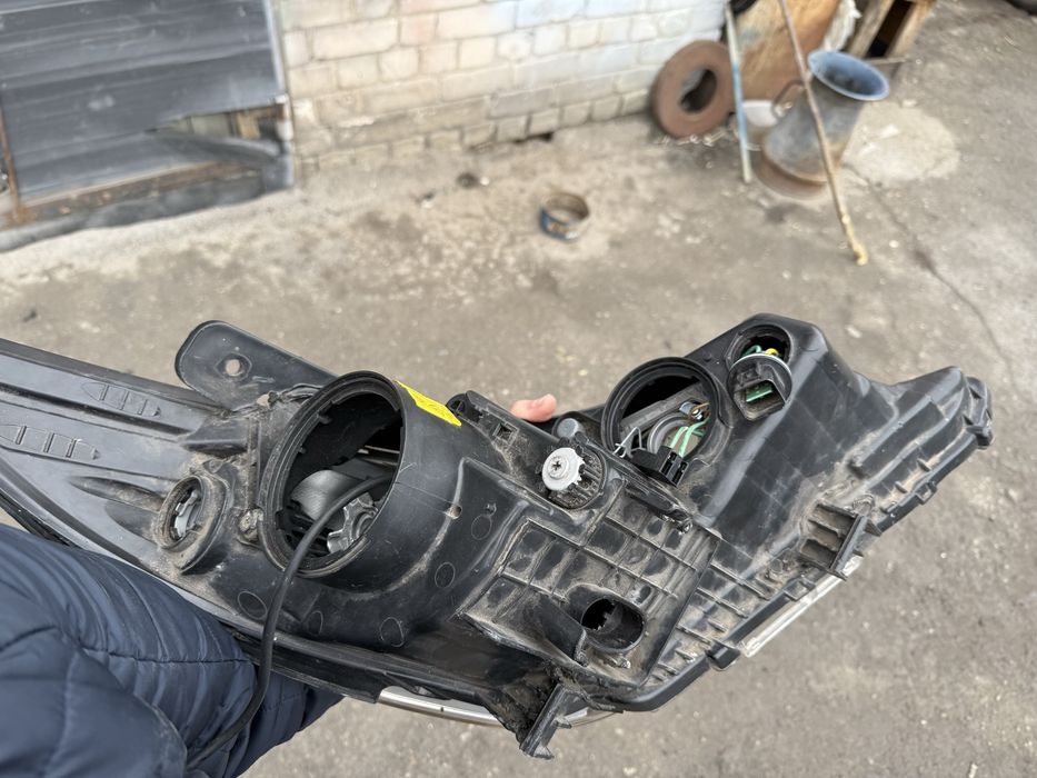 Фара Sonata YF, левая фара