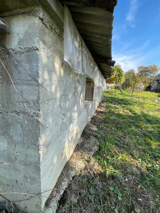 Будинок під реконструкцію  в с.Середнє над озером