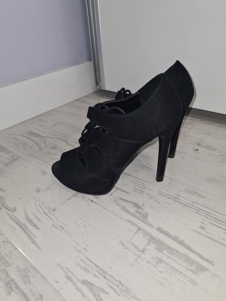 Buty na obcasie 36/37