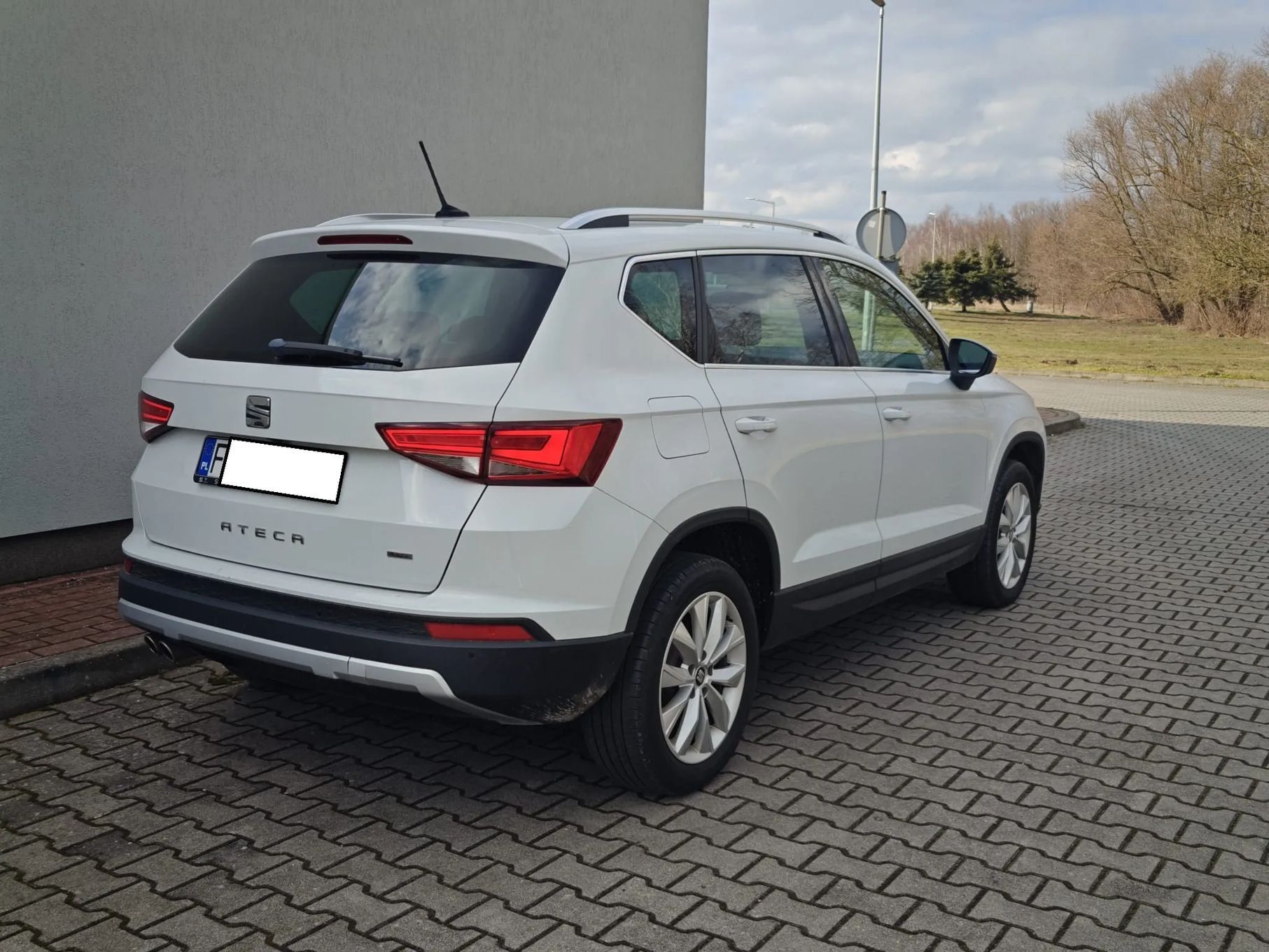 Seat Ateca Rezerwacja do 5.07/Panorama/ Kamery 360 / Webasto / 4X4 / Serwis / Hak