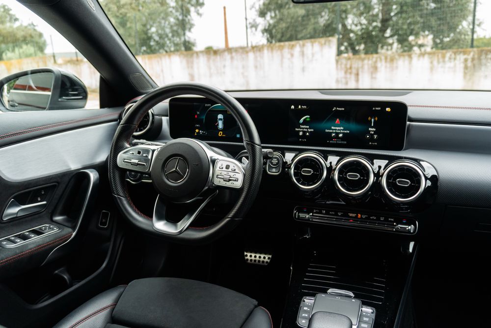 Mercedes-Benz CLA 180 Shooting Brake 7G-DCT AMG Line (financiamento)