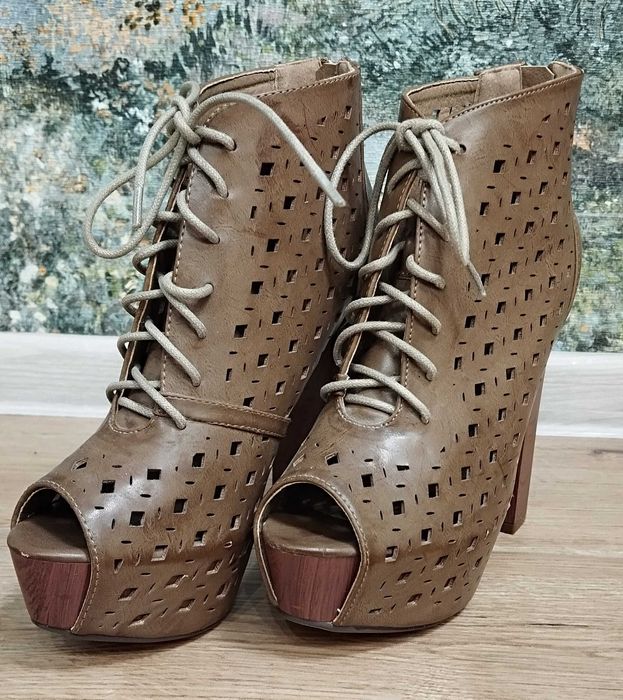 Ботильйони з перфорацією ,37 р