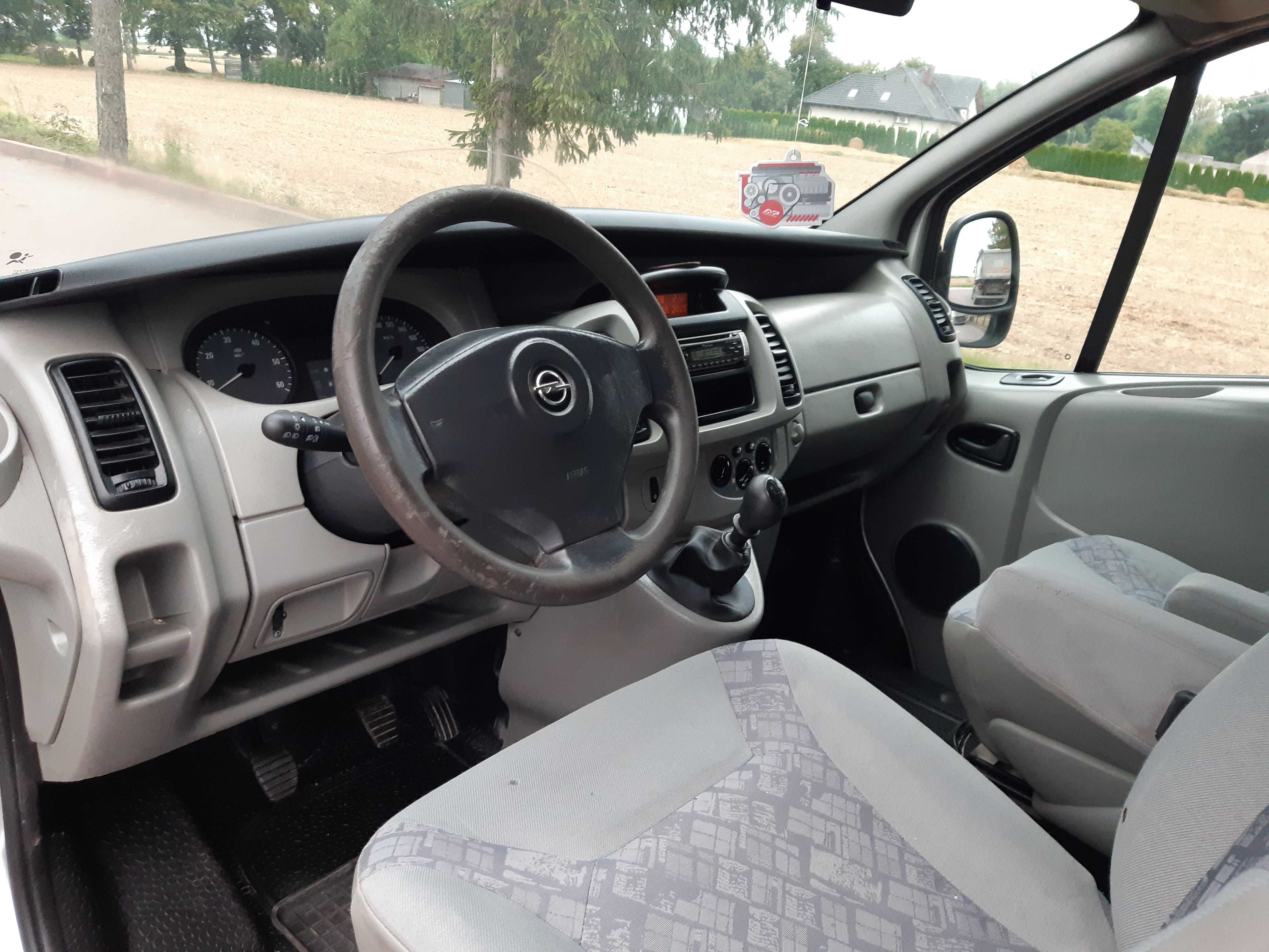 Vivaro 1,9 CDTI 101 KM brygadówka klima nowy rozrząd doinwestowany