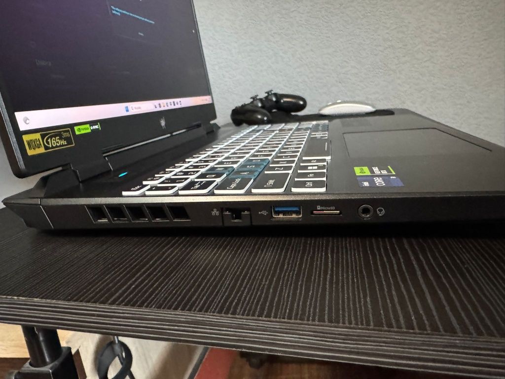 Predator Helios neo 16