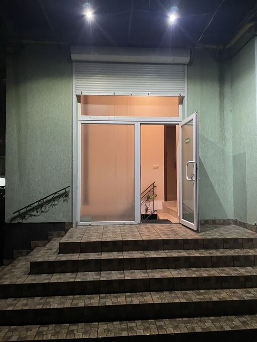 Здається в оренду комерційне приміщення у м. Коломия площа 68 кв.м