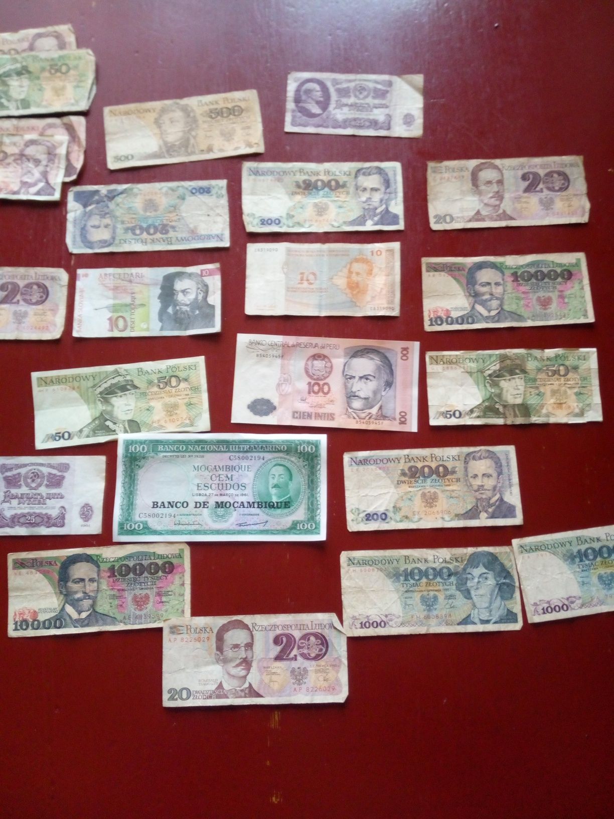 Papierowe banknoty kolekcjonerskie