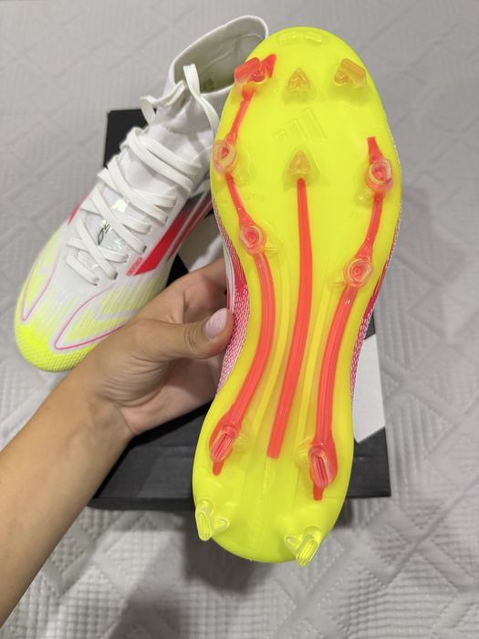 Chuteiras Adidas F50 Pro - Piso firme
