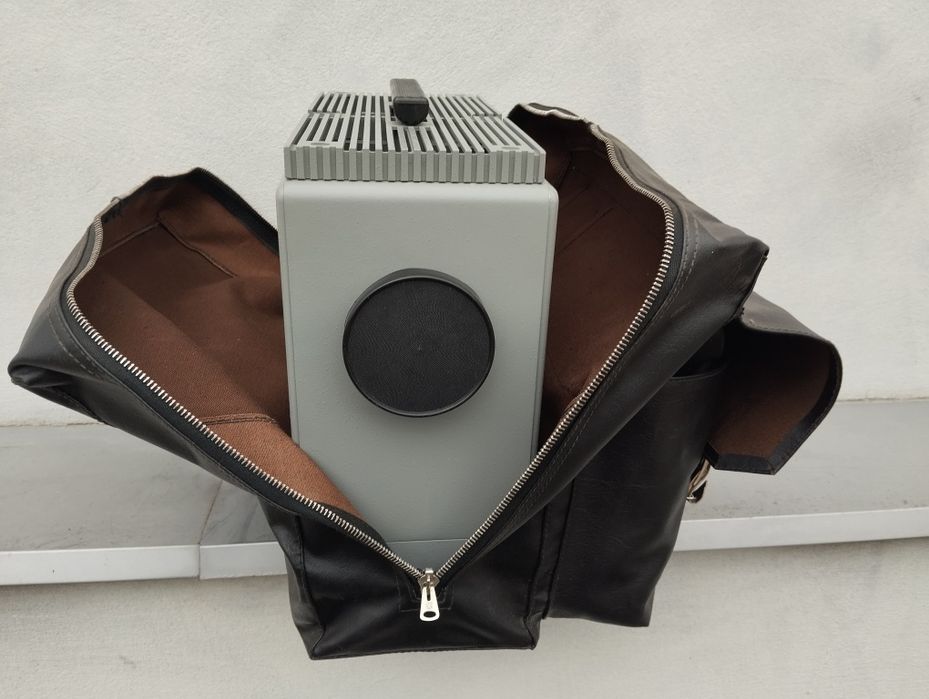 діапроектор новий виробн СССР в комплекті зіп ,є деякі плівки.