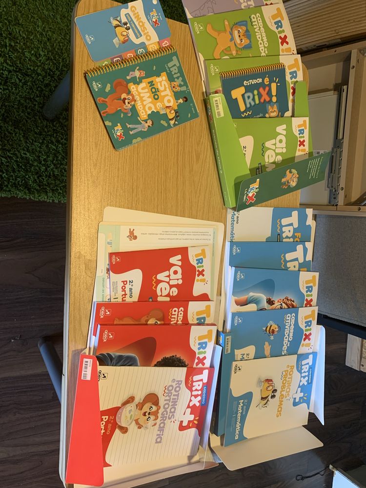 Pack nanuais + caderno atividades trix