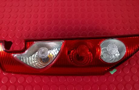 Farolim Stop Esq - 8200419949- RENAULT KANGOO / GRAND KANGOO II