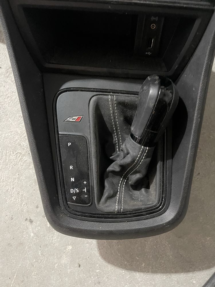 Consola seat leon 5f cupra