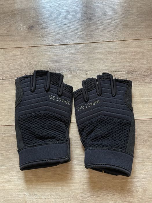 військовий тактичний одяг