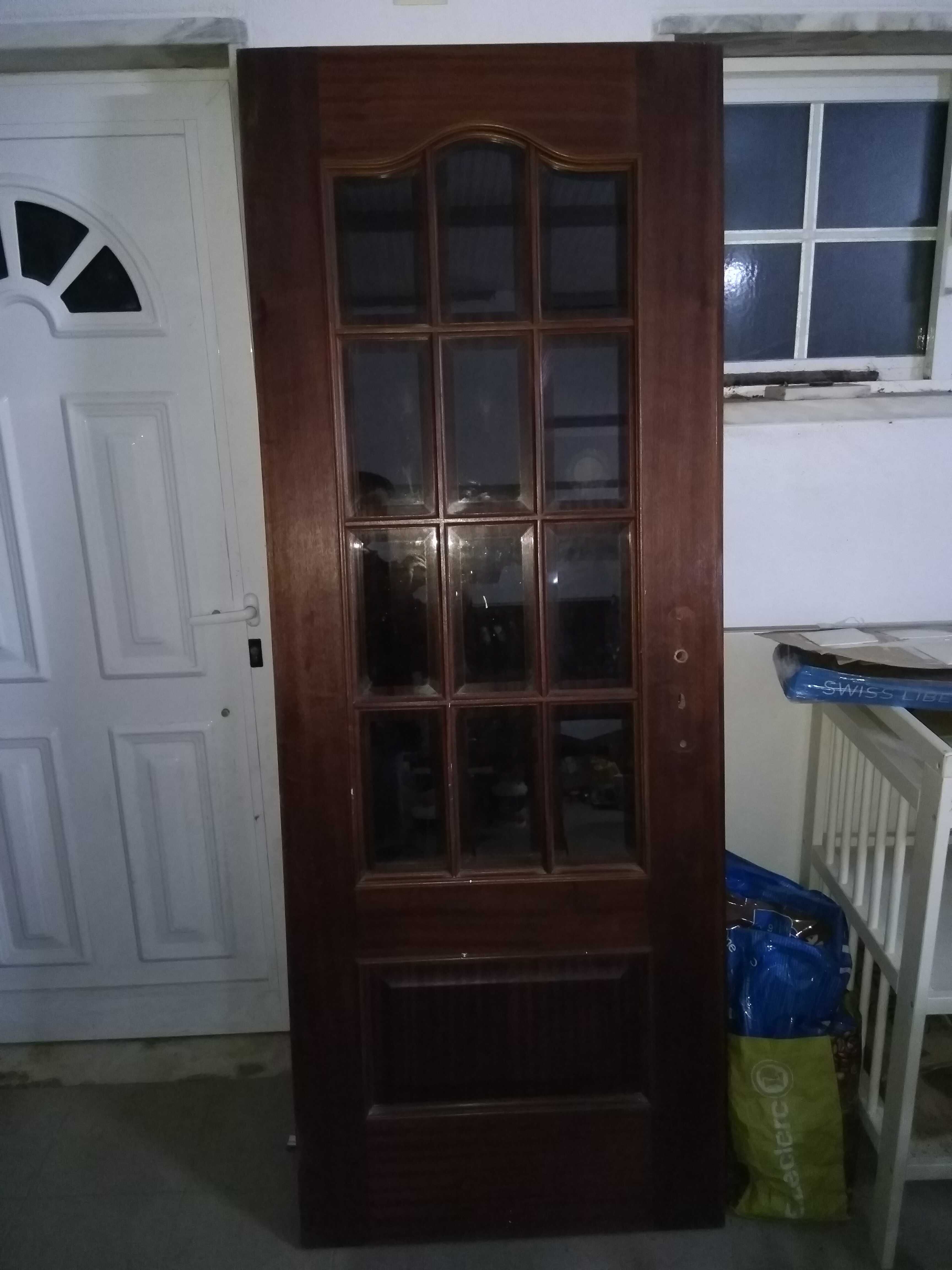 Vendo 4 portas de mogno madeira maciça