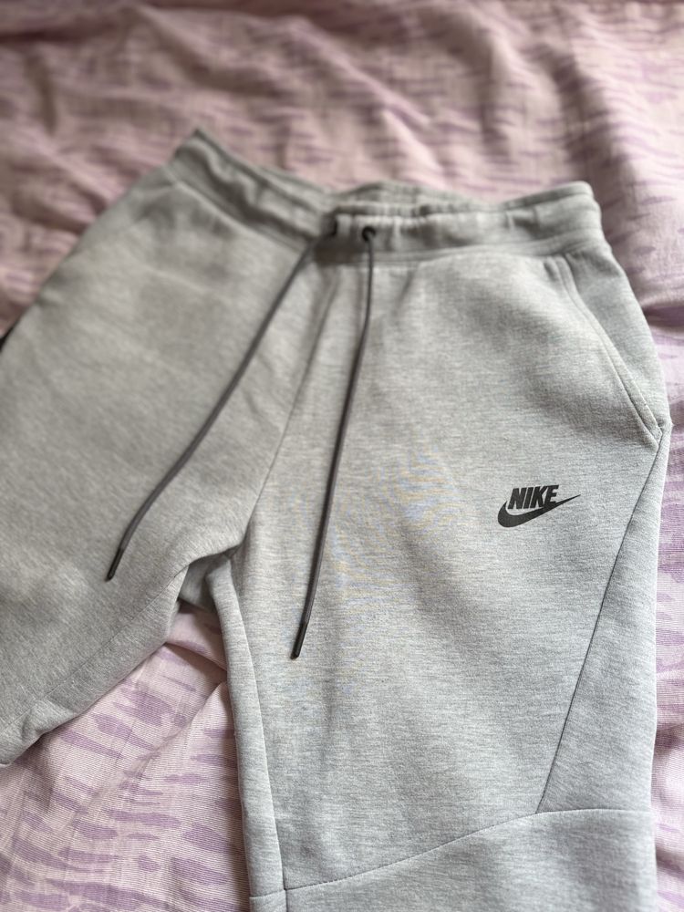Dresy Nike Tech Fleece S