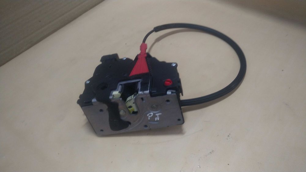 / Meriva B zamek drzwi prawy tył