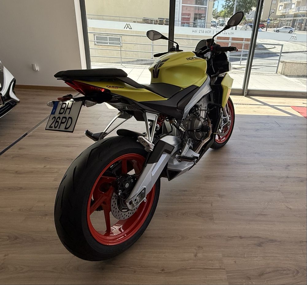 Aprilia Tuono 660 de 2023 com 2500km