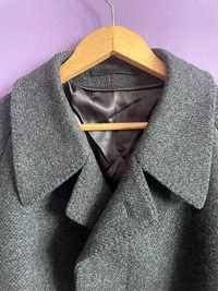 elegancki wełniany płaszcz szary