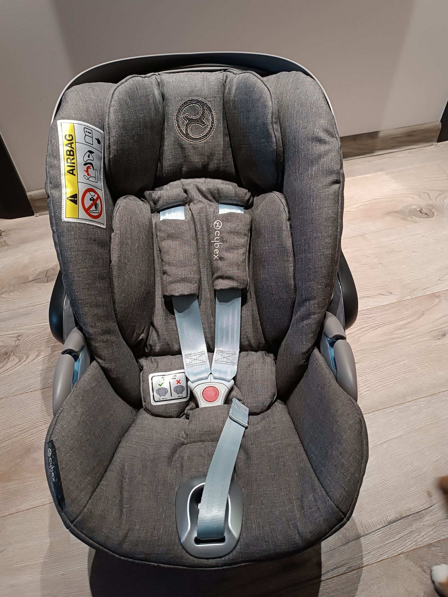 Cybex Cloud Z i-Size plus nosidełko fotelik