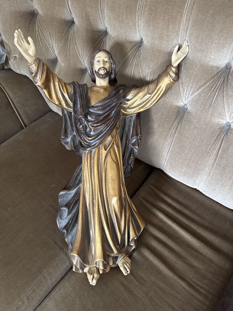 Figura em madeira esculpida de Jesus