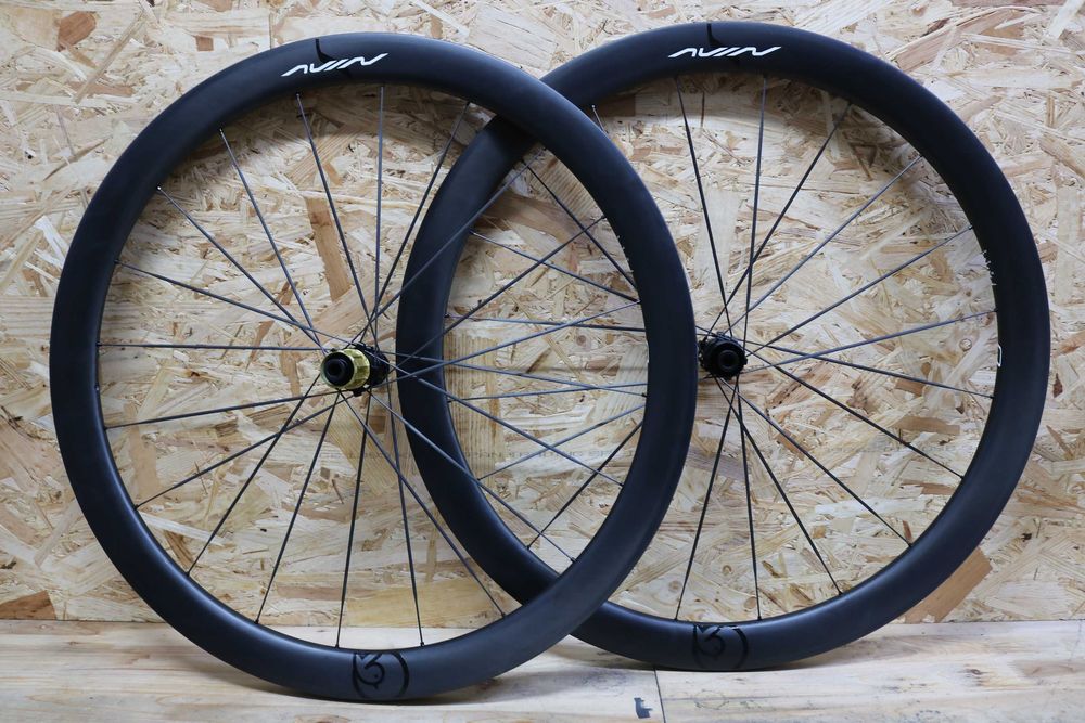 Rodas disco carbono Avian CR5 DB - Peso apenas 1000 gramas! Novas!