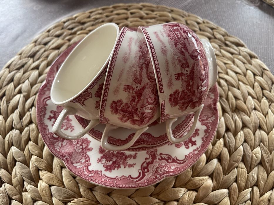 Англійська чайно-кавова порцеляна