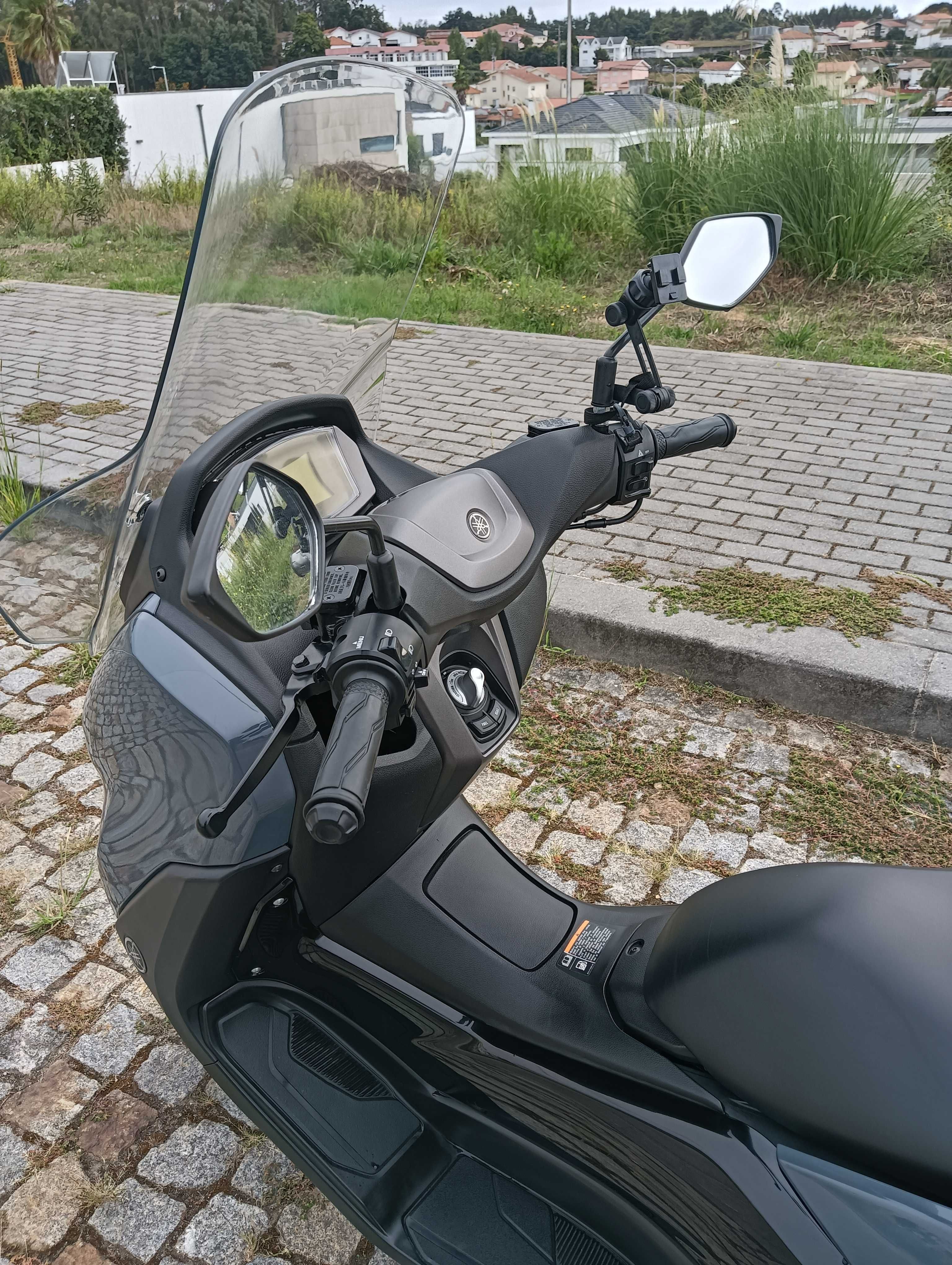 Yamaha Nmax 125 como nova