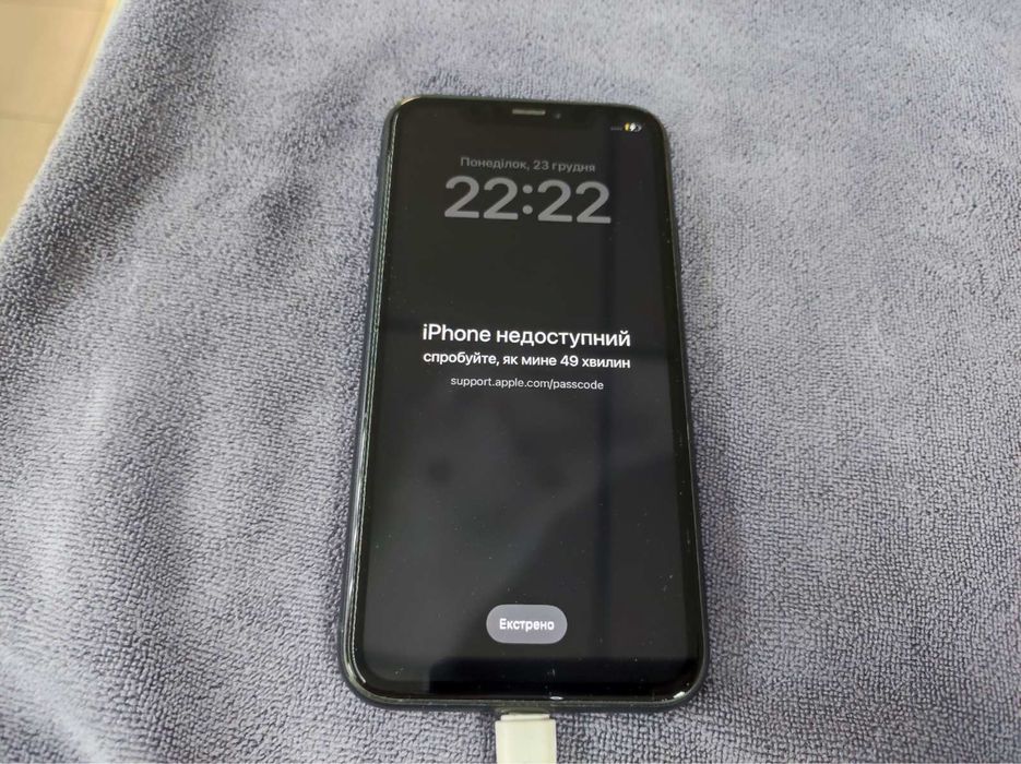 Продам айфон xr icloud