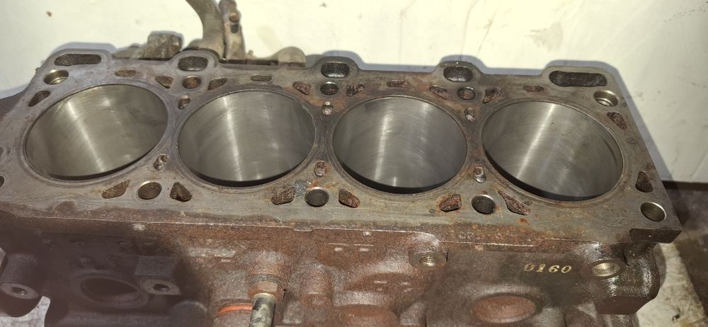 Блок циліндрів поршня шатуни коленвал 2.0 RF7J Mazda 6 5 3