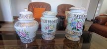 Conjunto decorativo da marca Vidal Arte (Portugal), em ótimo estado.