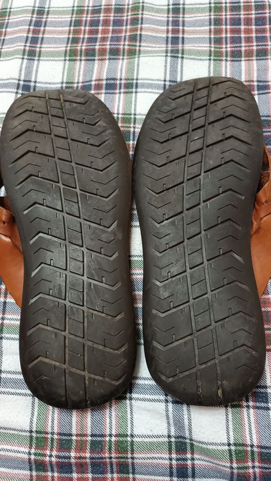 Bata- оригинальные шлепанцы