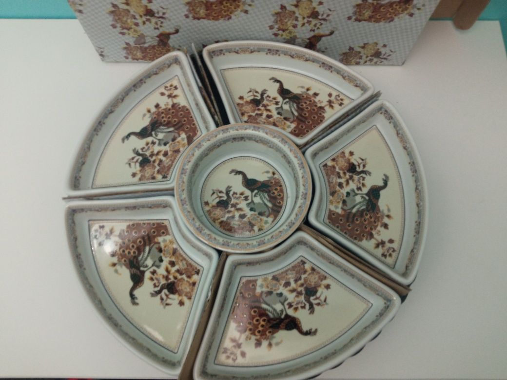 Patera na przekąski pawie, złota, porcelana