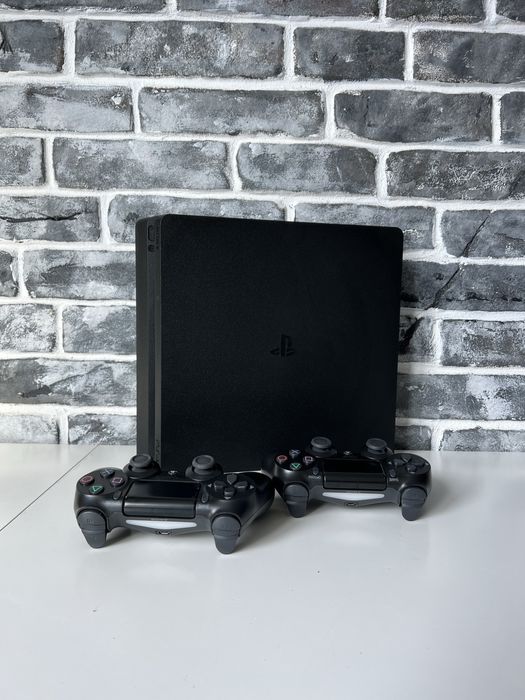 Ps4 slim 500 гб - 18 игр, 2 джойстика