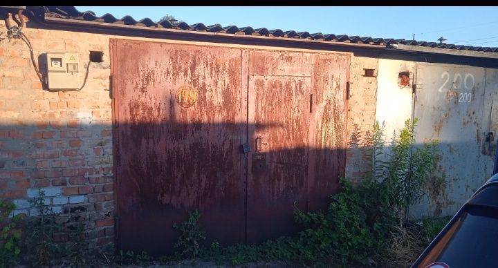 Пррдам гараж у 4кооп.на верху сухій.