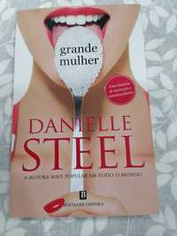 Livro "Grande Mulher" de Danielle Stell