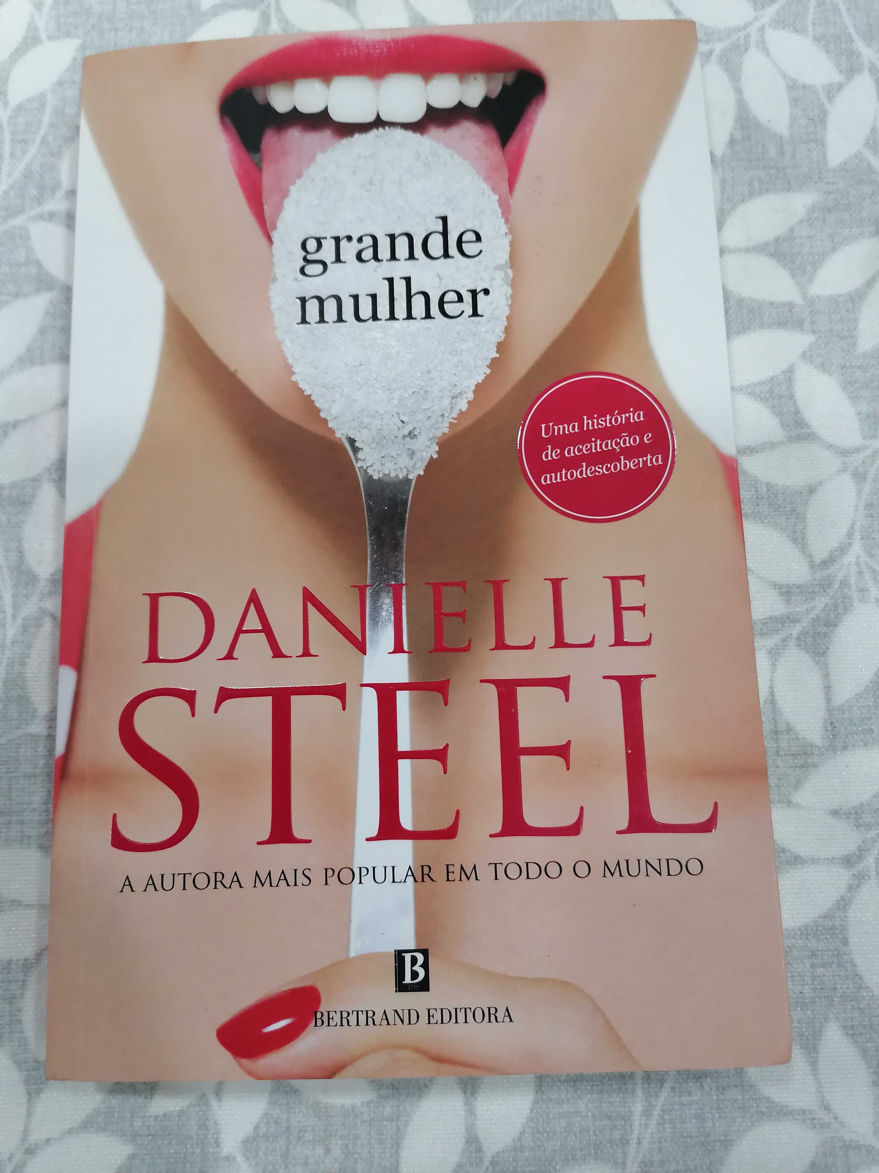 Livro "Grande Mulher" de Danielle Stell