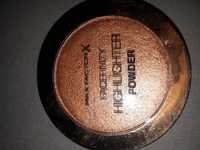 L'Oreal facefinity highlighter powder