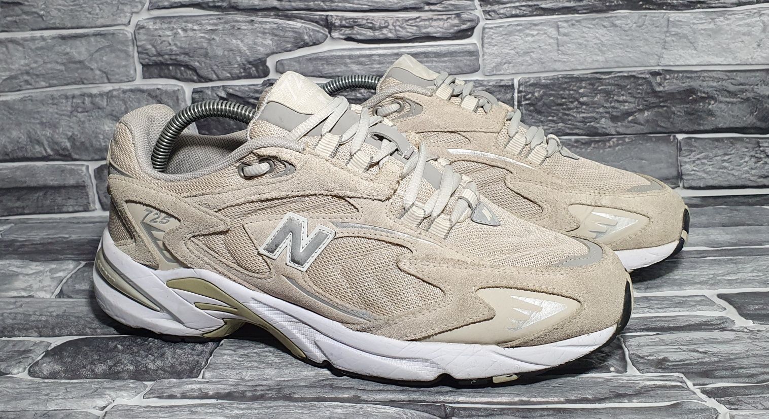 42р. Кроссовки New Balance 725