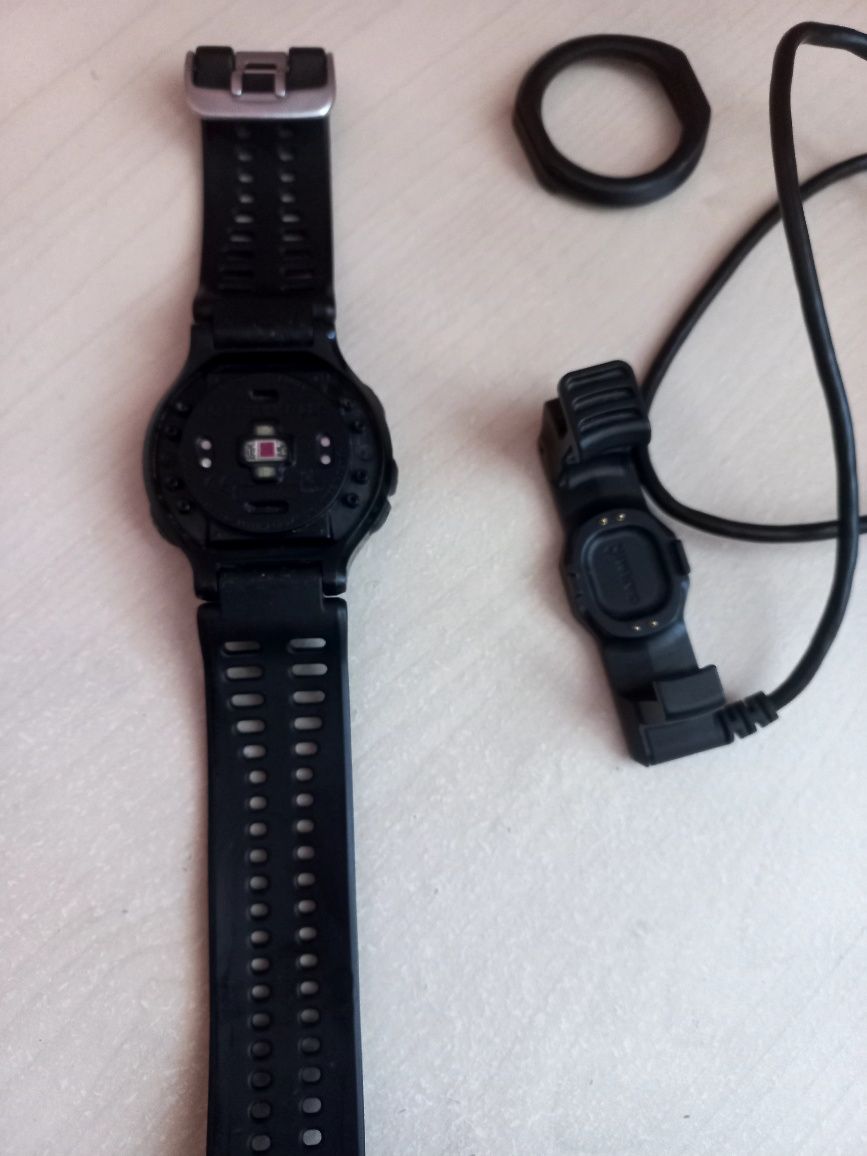 Продам годинник Garmin 225