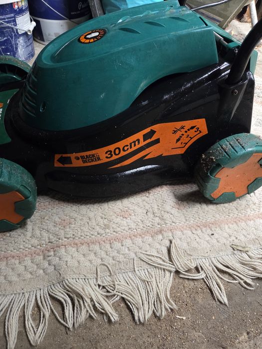 Cortador de relva eléctrico