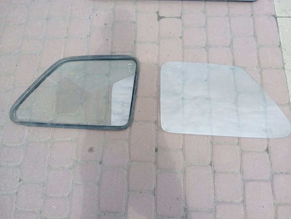 Szyby  z uszczelką do Fiat126p+ inne części