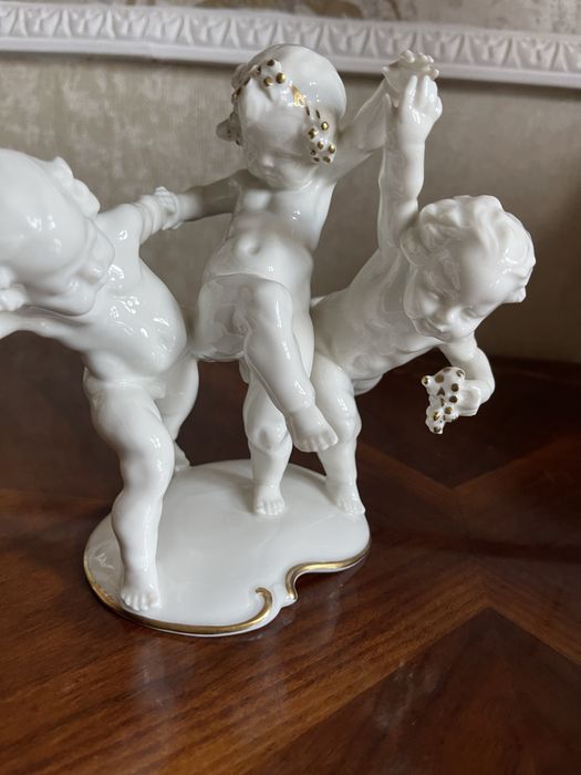 Статуэтка « Танцующие Путти» Hutschenreuther