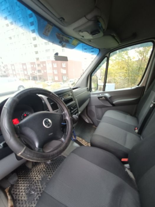 Бус Фольксваген Крафтер в гарному станіі