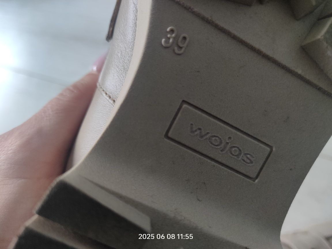 Damskie beżowe buty Wojas