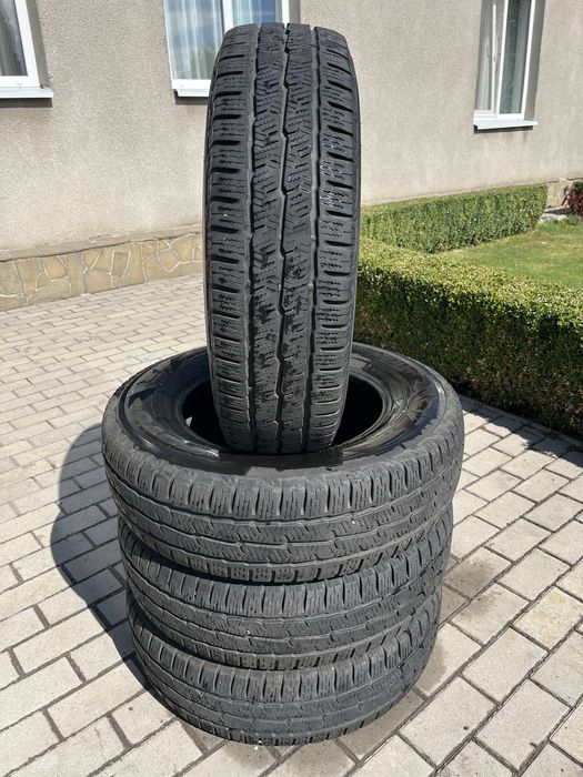 Продам комплект б/у шин Toyo 215/75/16c