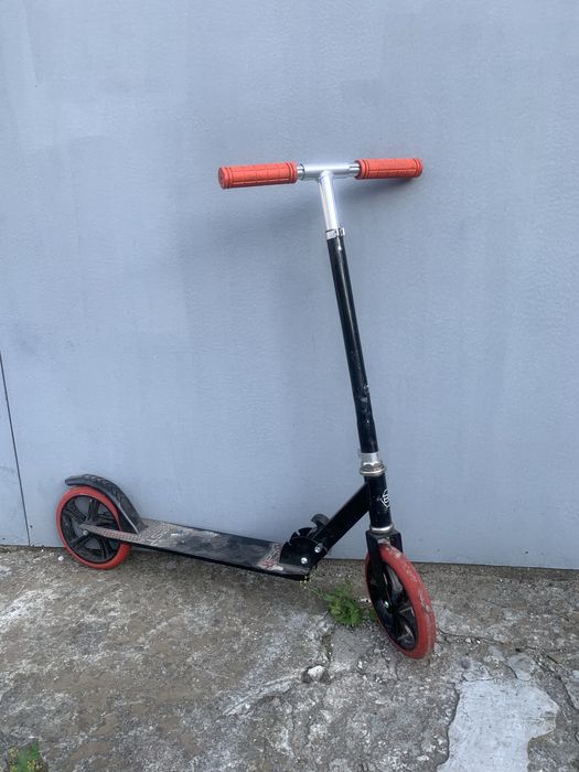 Продам два самокати за ціною одного