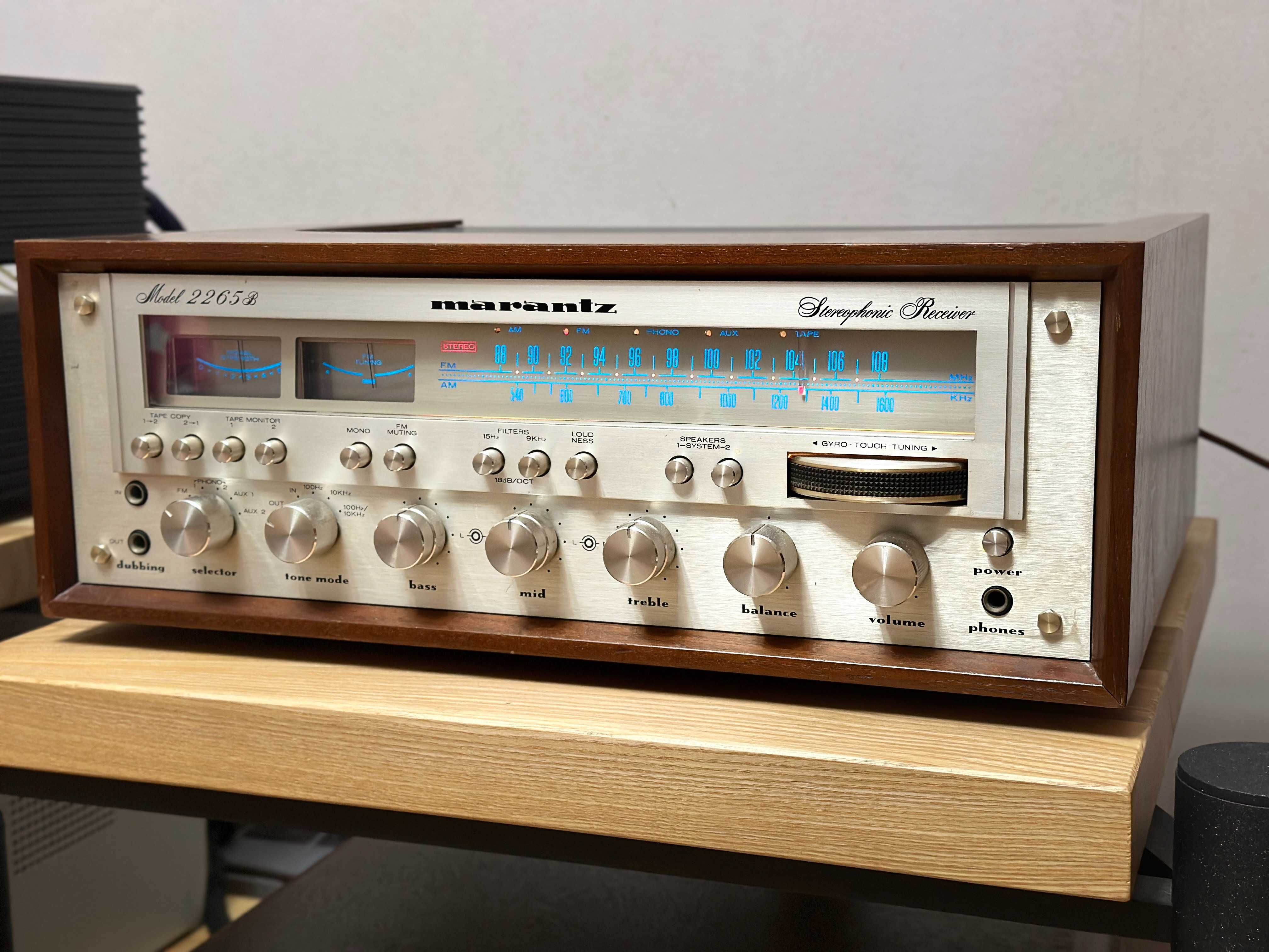 Ресивер Marantz 2265B в деревяному "макінтоші"