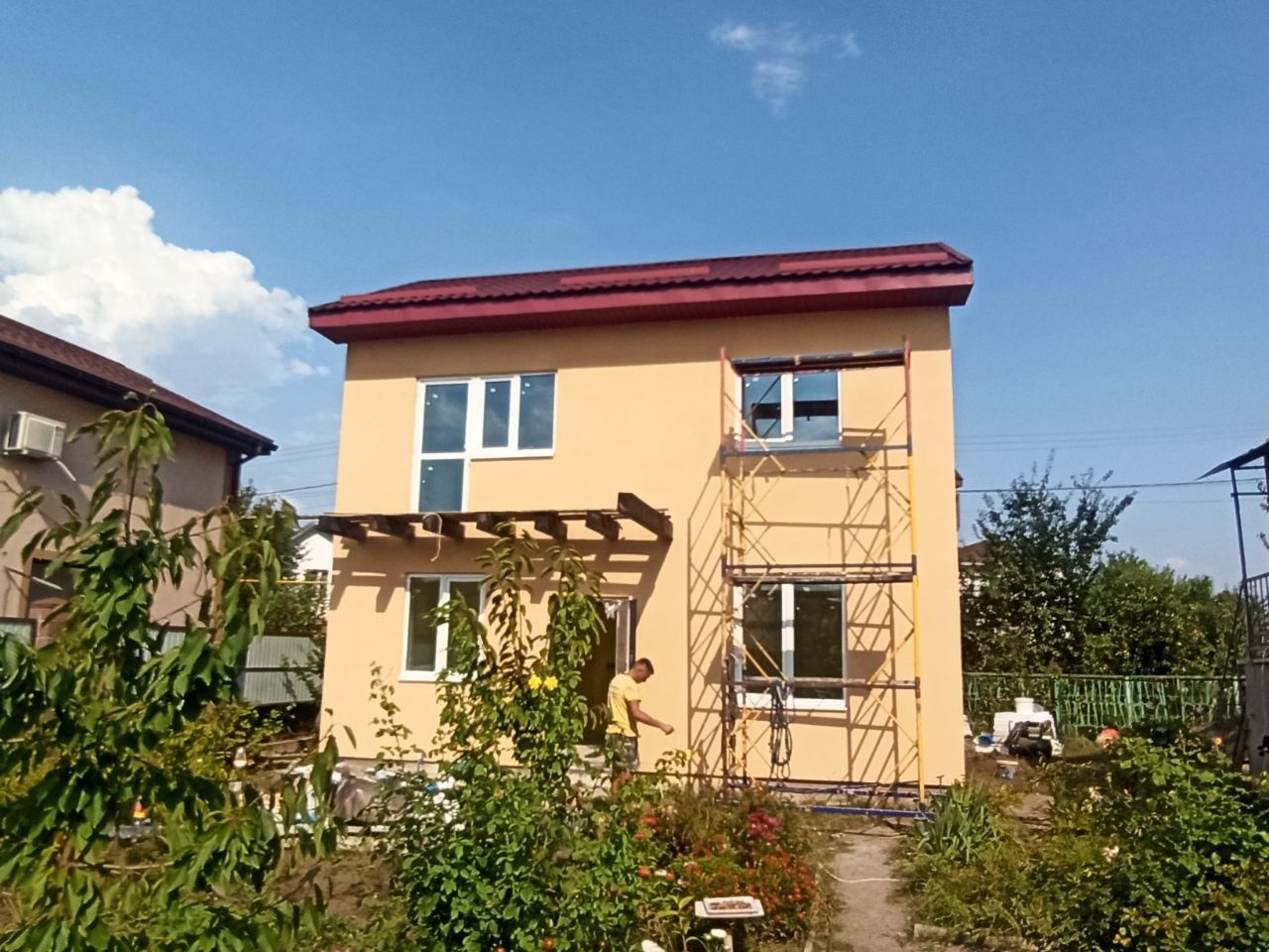Утепление стен фасада дома, квартиры и офиса пенопластом и минватой