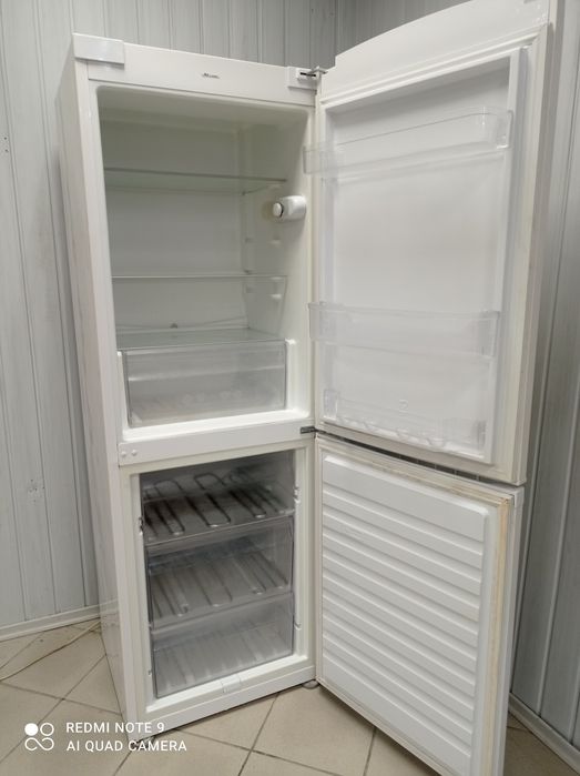 Вітрини,рецепшн,лави,ваги, холодильник