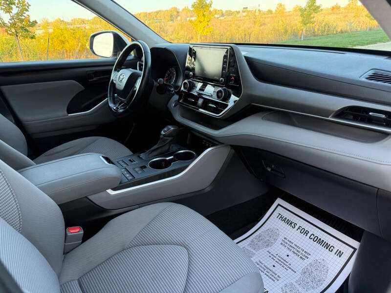 2021 Toyota Highlander LE