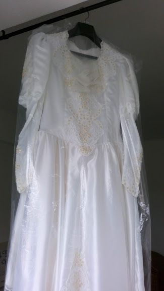 Vestido Noiva Inverno Manga comprida c/ Tiara e Luvas